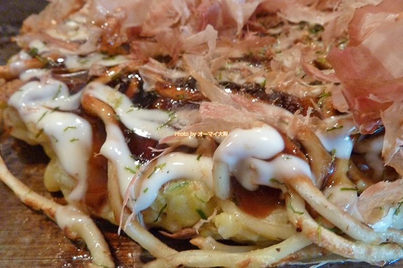 小海老玉のモダン焼きは、麺(そば)がパリパリ。麺(焼きそば)がパリパリ、お好み焼きがフワフワのモダン焼きが好みです。