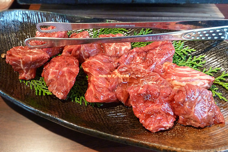 焼肉「牛虎 あびこ店」のハラミはこだわりいっぱい。ワンカットが大きくて食べごたえがあります。