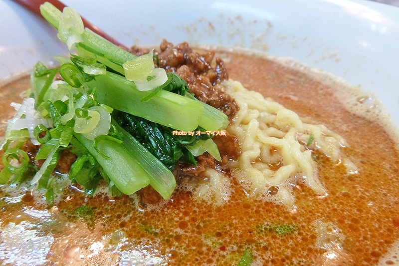 担々麺専門店「まるたん」の白ごま担々麺。圧倒的な人気を誇る看板メニューです。