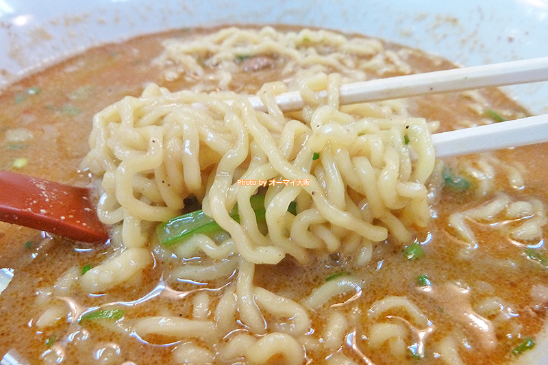 担々麺専門店「まるたん」白ごま担々麺ランチセットは月曜日から土曜日まで。日曜日と祝日はランチサービスがないので注意しましょう。