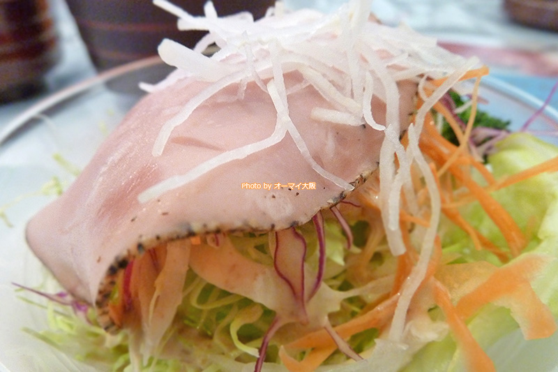 洋食店「SanSaku（サンサク）」のローストビーフのサラダ。ローストビーフはますます人気が高まってくる注目のメニューです。