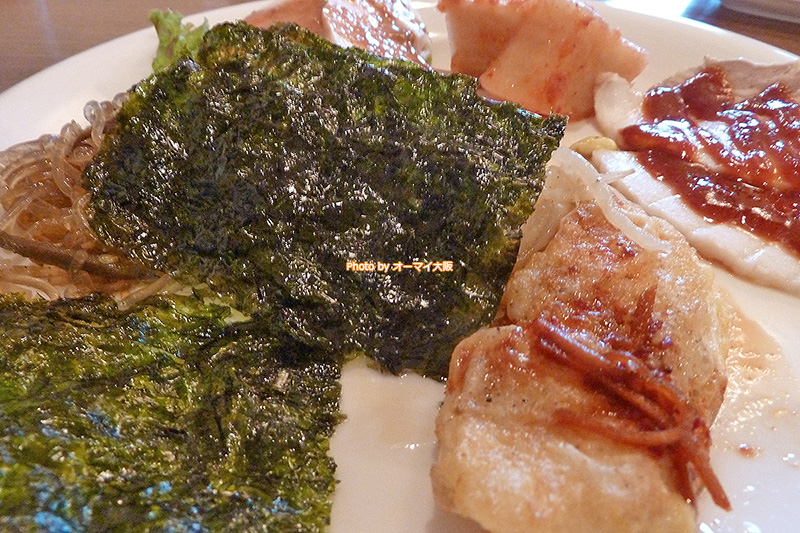 人気店「S-color（スカラ）」の韓国料理の盛り合わせ。はじめてランチを食べるみなさんにおすすめのメニューです。