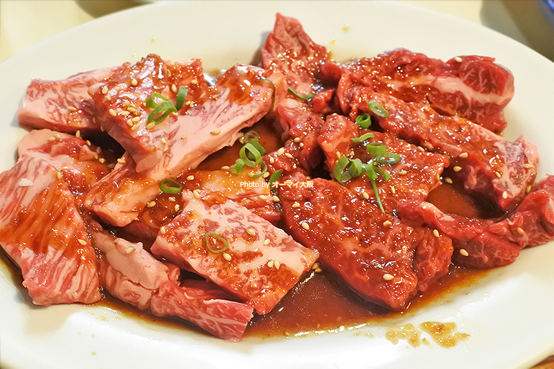 古き良き焼肉店「さつま」のハラミはサシが入っていて、脂のうま味を感じます。