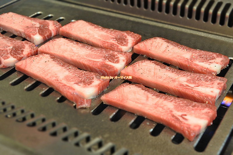 肉の厚みにこだわる「たきもと」。精肉店だからこそ焼肉をおいしく食べさせるこだわりがすごいです。