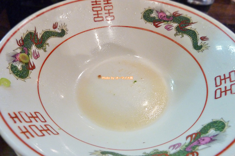 スープを飲み干してしまった「金久右衛門（きんぐえもん）本店」の紅醤油ラーメン。再び全汁してしまいました。