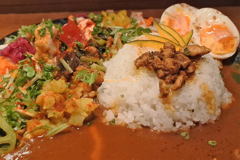 女性から圧倒的な人気を誇る「ボタニカリー」は野菜がたっぷり入っています。