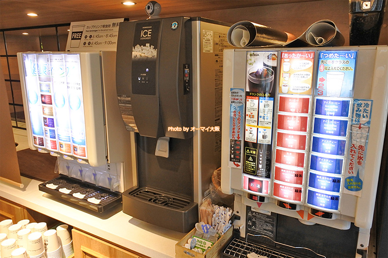 ビジネスホテル「スーパーホテル梅田肥後橋」のレストランはドリンクバーが完備されています。