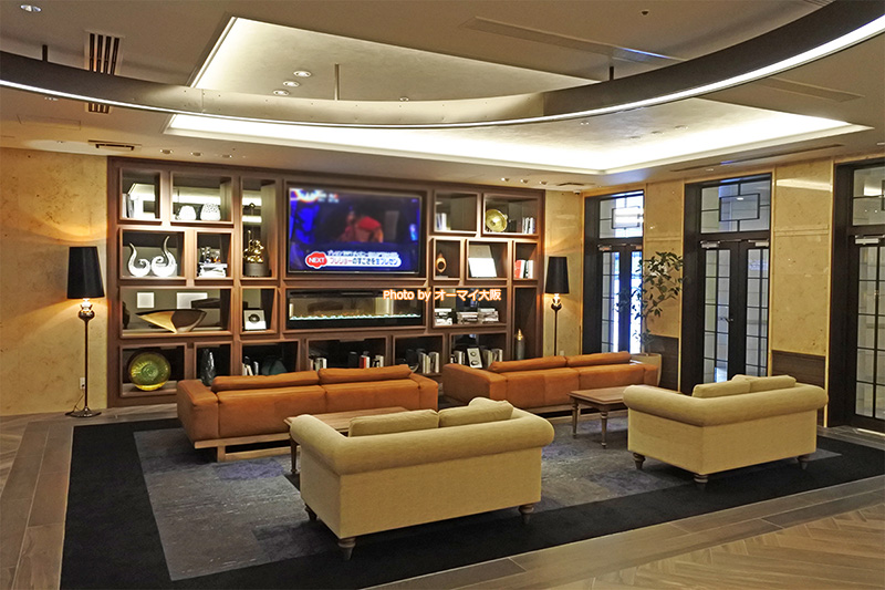 ロビーがめちゃめちゃ広い「ウェリナホテルプレミア中之島イースト」です。