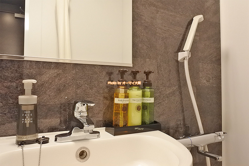 ビジネスホテル「ウェリナホテルプレミア中之島イースト」のバスアメニティのブランドは花王とDHCでした。