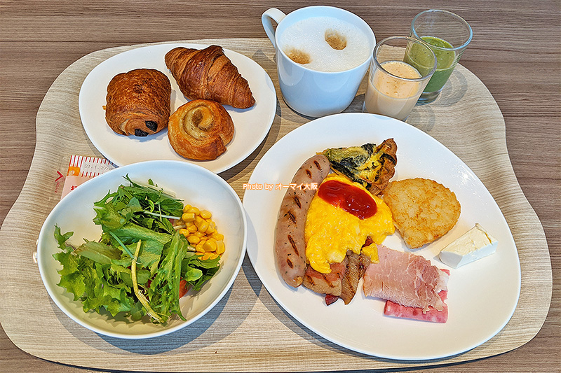 評判の洋食が並ぶ「プレミアホテルキャビン大阪」の食べ放題の朝食バイキングの洋食メニューです。