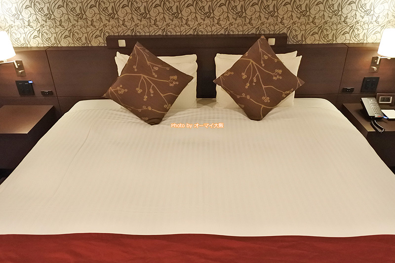 ベッド周りの使いやすさも「クインテッサホテル大阪ベイ」の特徴です。