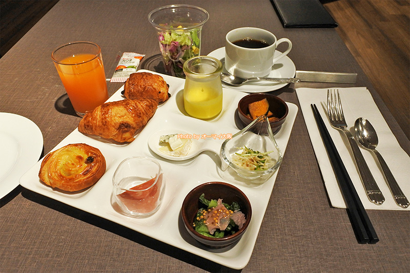 朝食のパンがおいしい「クインテッサホテル大阪ベイ」です。