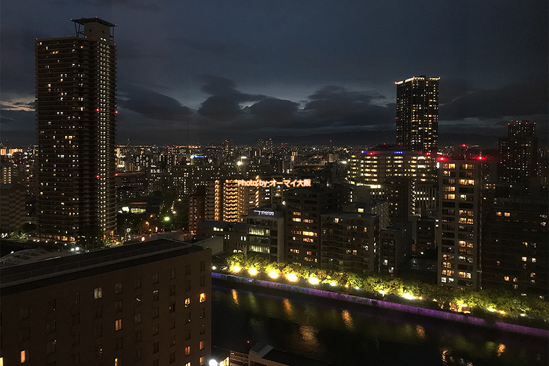 客室から眺める夜景は最高です。