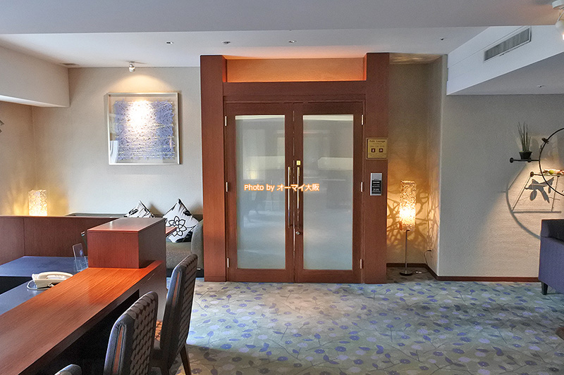 専用ラウンジの満足度が高い「リーガロイヤルホテル大阪」。宿泊者は無料で利用できます。