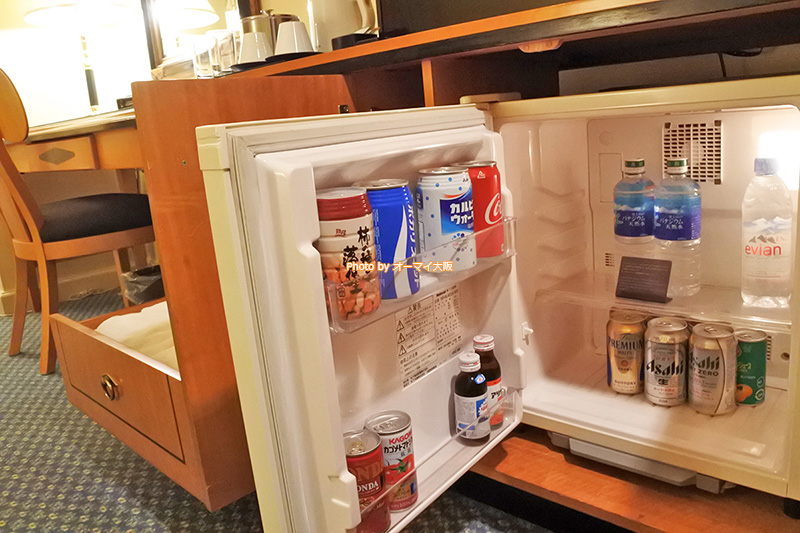 人気ホテル「リーガロイヤルホテル大阪」の冷蔵庫は普通サイズです。