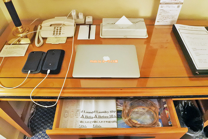 世界中から宿泊客が集まる「リーガロイヤルホテル大阪」は、無線でも有線でもインターネットに接続できます。