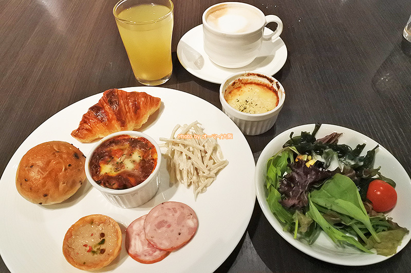 いろいろなメニューを楽しめる食べ放題の醍醐味が詰まったレストラン「リモネ」の夕食ビュッフェです。