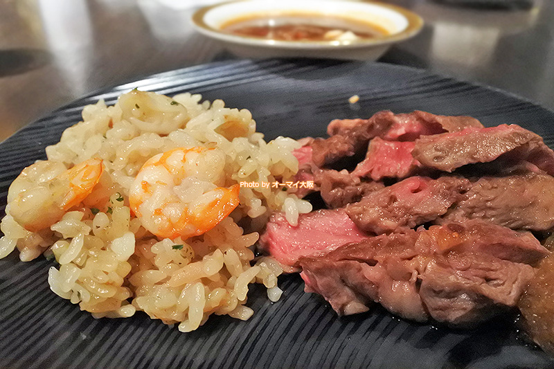 シーフードピラフと牛肉の鉄板焼きは夕食ビュッフェで最強のコンビかもしれません。