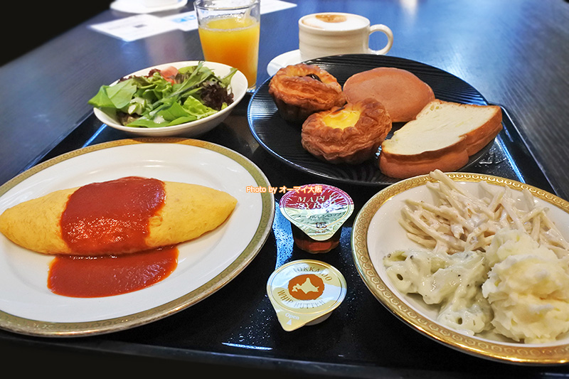 パンとオムレツをメインにした「リモネ」の王道メニューです。