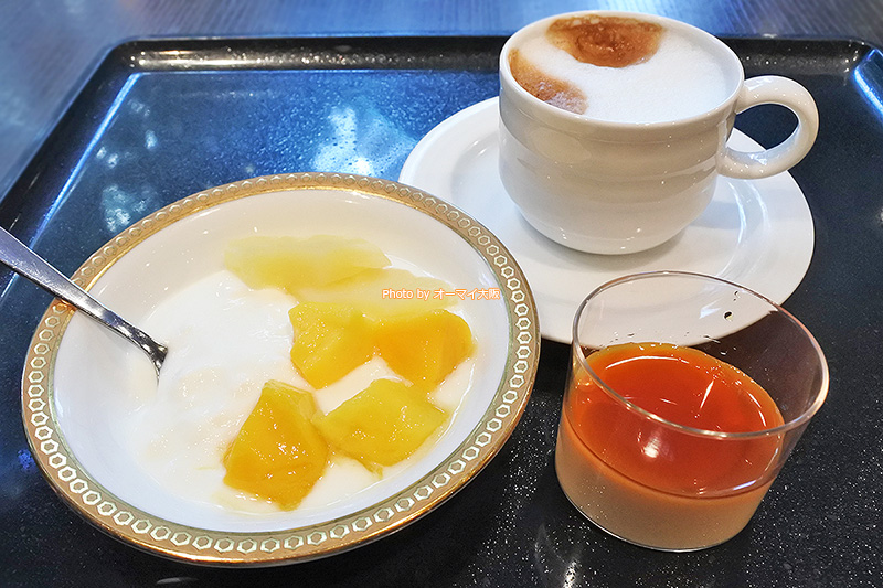 レストラン「リモネ」の朝食ビュッフェは、和食、洋食、中華、デザートのすべてが充実しています。