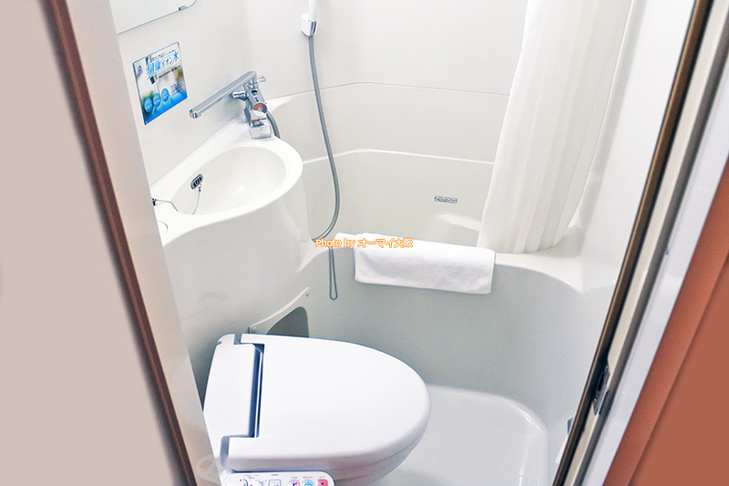 ビジネスホテル「スーパーホテルなんば日本橋」のシングルルームの風呂はユニットバスでした。