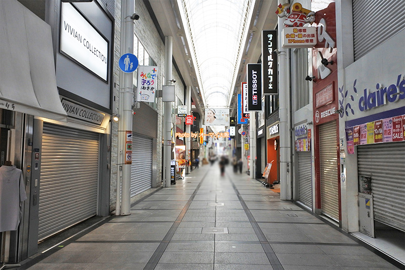 戎橋筋商店街を北上します。