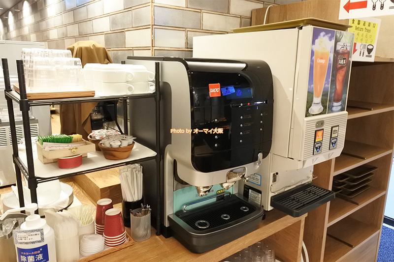 ビジネスホテル「相鉄フレッサイン 大阪心斎橋」の朝食はドリンクバー付きです。