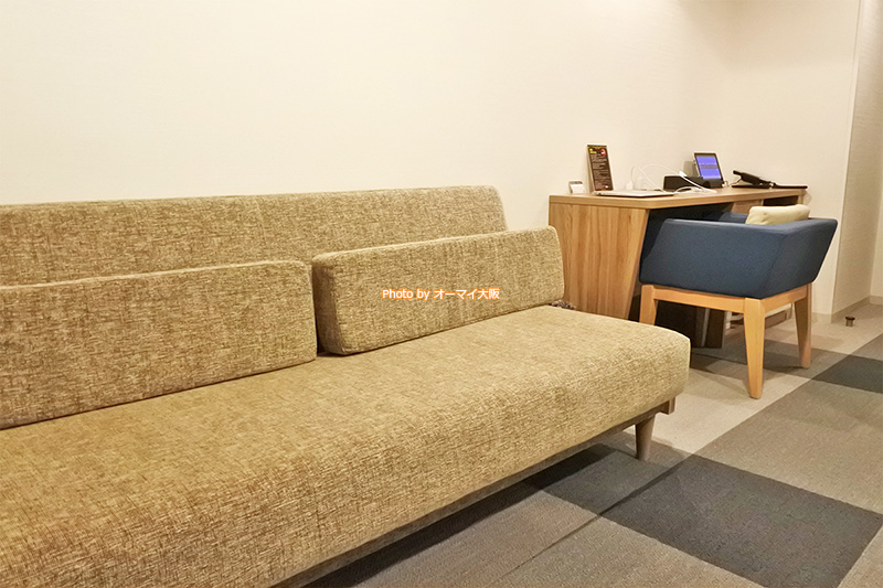 お気に入りの「コンフォートダブル」はデスクとソファーが横並びになっていて、より使いやすい部屋でした。