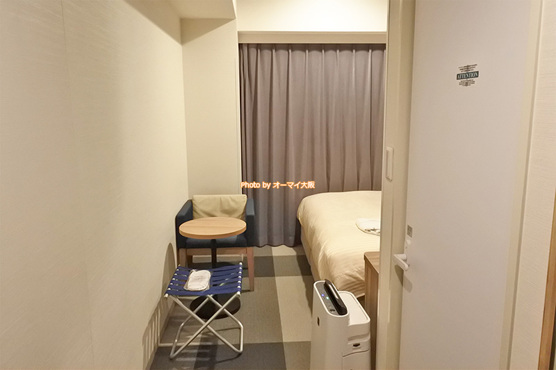 ビジネスホテル「相鉄フレッサイン」は部屋タイプによってソファーやイスが変わります。