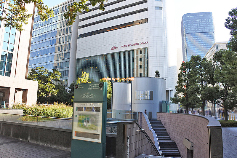 堂島アバンザが見えてきたら「ホテルエルセラーン大阪」まであと少しです。