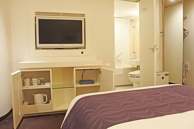 ホテル「エルセラーン大阪」の風呂はユニットバスです。
