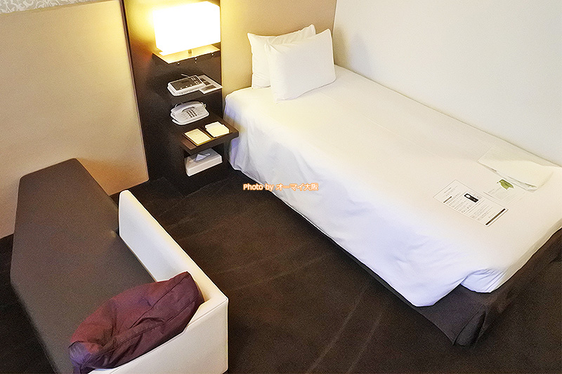 客室「デラックスシングル」のベッドはシングルサイズです。