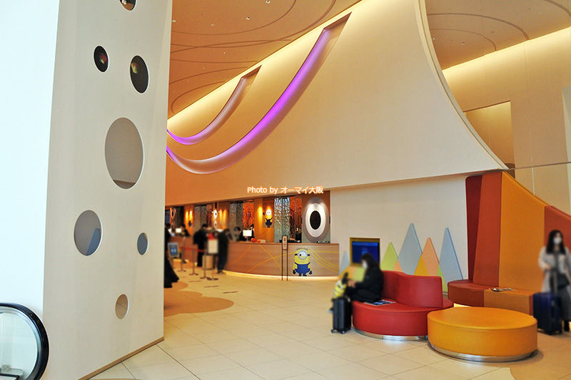 USJオフィシャルホテル「ホテルユニバーサルポートヴィータ」は2階にフロントとロビーがあります。