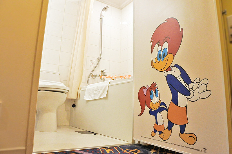 バスルームのドアにもウッディーウッドペッカーが描かれています。