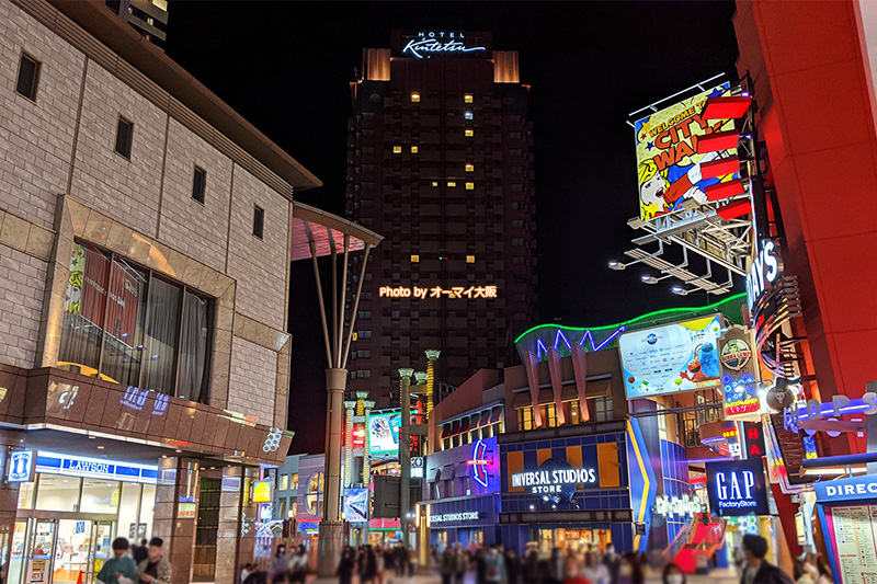 夜景がキレイな「ホテル近鉄ユニバーサルシティ」の外観です。