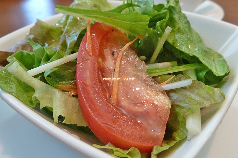 イタリアンバール「カノーア」のサラダは彩りが鮮やか。サラダもしっかりとボリュームがあります。