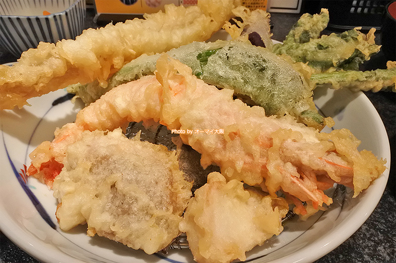 人気店「まつりや」の天ぷらを7品も味わえる豪華なランチです。