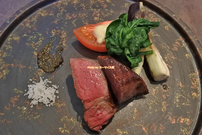 熟成肉ランチの厚切りステーキ。熟成肉の名店「又三郎」で人気の看板メニューです。