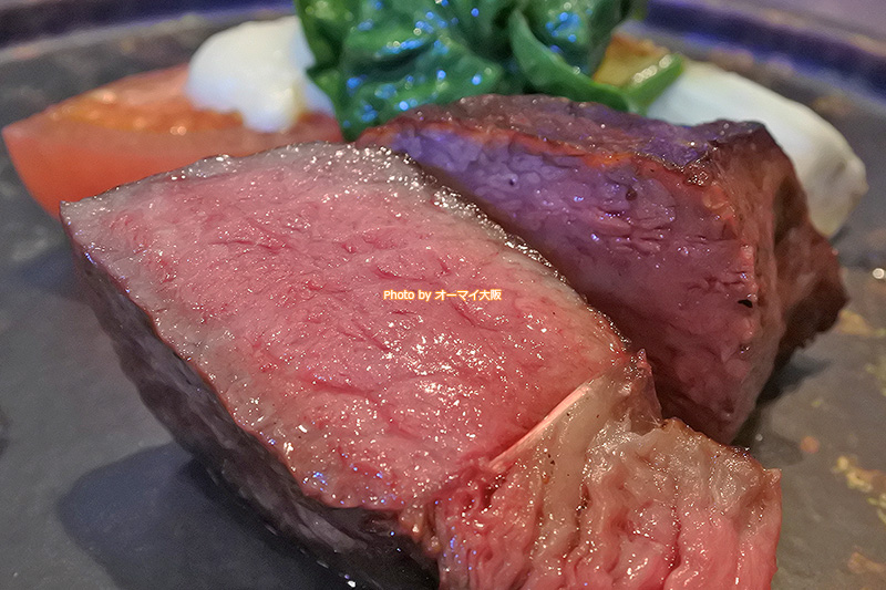 熟成肉「又三郎」の厚切りステーキは2種類。部位が違う2種類のステーキを楽しめます。