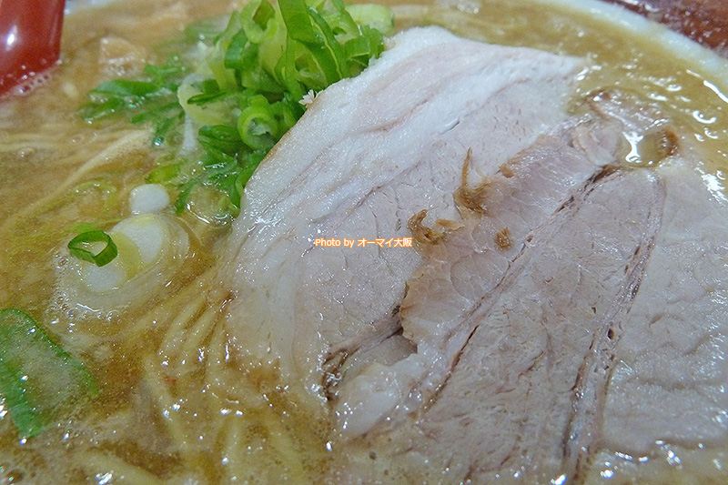 黒潮ラーメン「寳 道頓堀店」で食べた宝ラーメンのチャーシューです。