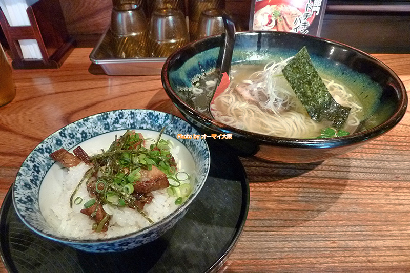 塩ラーメンの人気店「龍旗信RIZE(りゅうきしんライズ)大阪なんば店」でランチ。はじめて「龍旗信RIZE」でランチを食べるので、テンションがめっちゃ上がります。