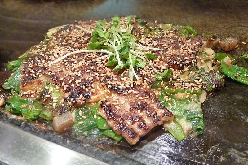 お好み焼きの名店「美津の」のネギ焼きです。