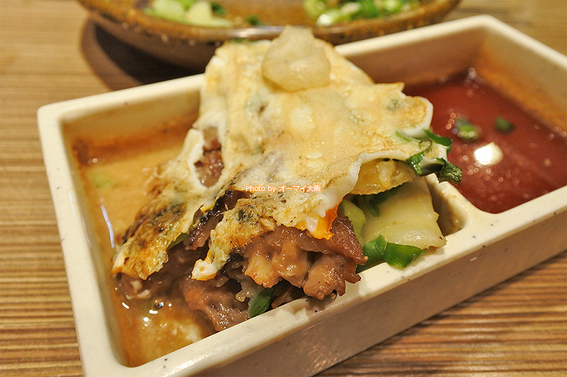 スジ肉もたっぷりと入っている「牛スジねぎ焼き」。お好み焼き「味乃家」は食材へのこだわりもすごいです。