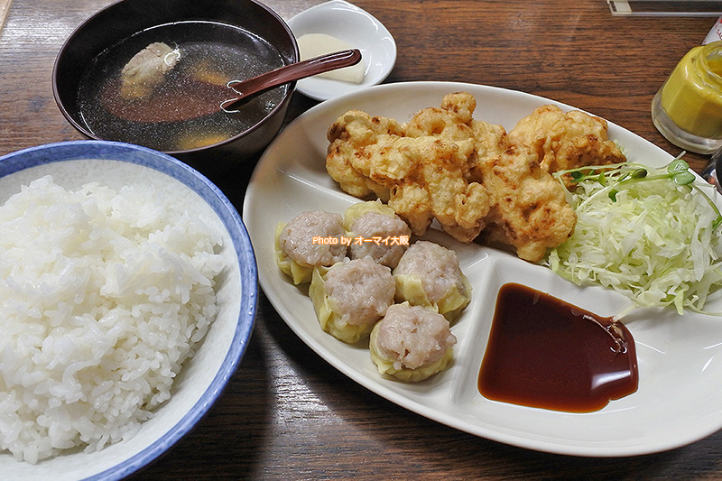 一番好きな「一芳亭」の「えび天定食」です。