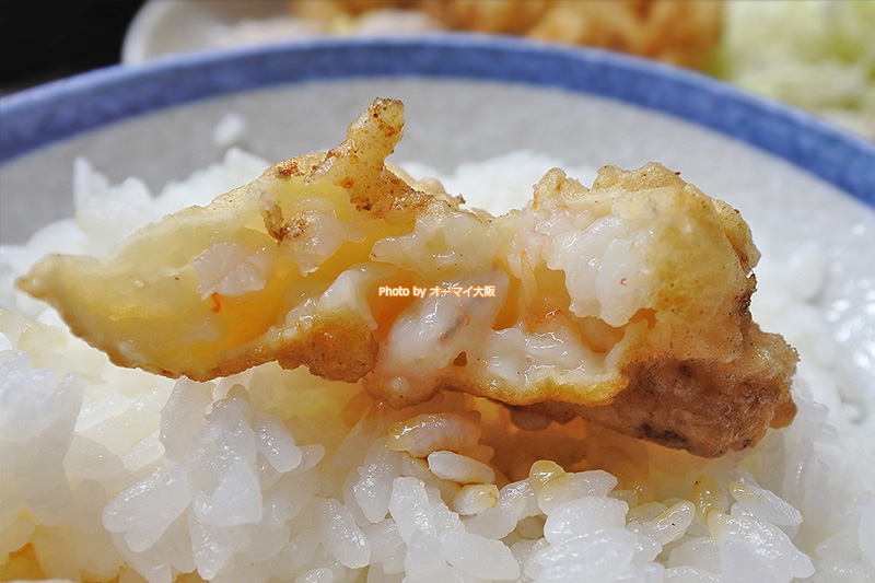 プリプリのエビがしっかりと入っている「一芳亭」のエビ天です。