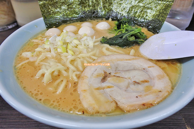 はじめて注文した「魂心家」の豚骨味噌ラーメンです。