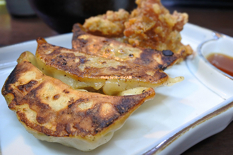 ランチセットの餃子と唐揚げは絶対にお得です。