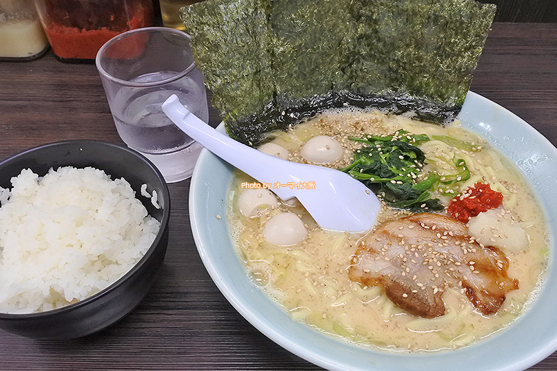 2日目は家系ラーメン「魂心家 大阪なんば店」の看板メニューを注文しました。