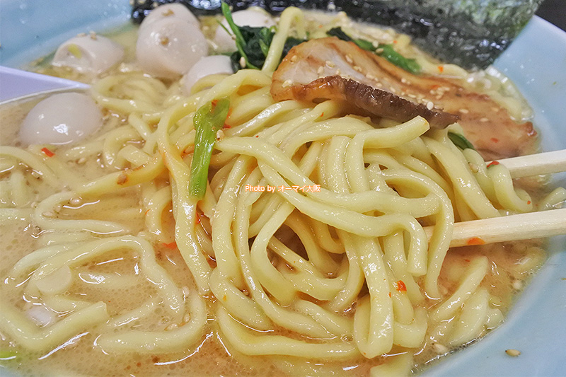 家系ラーメン「魂心家 大阪なんば店」は卓上サービスが充実しています。