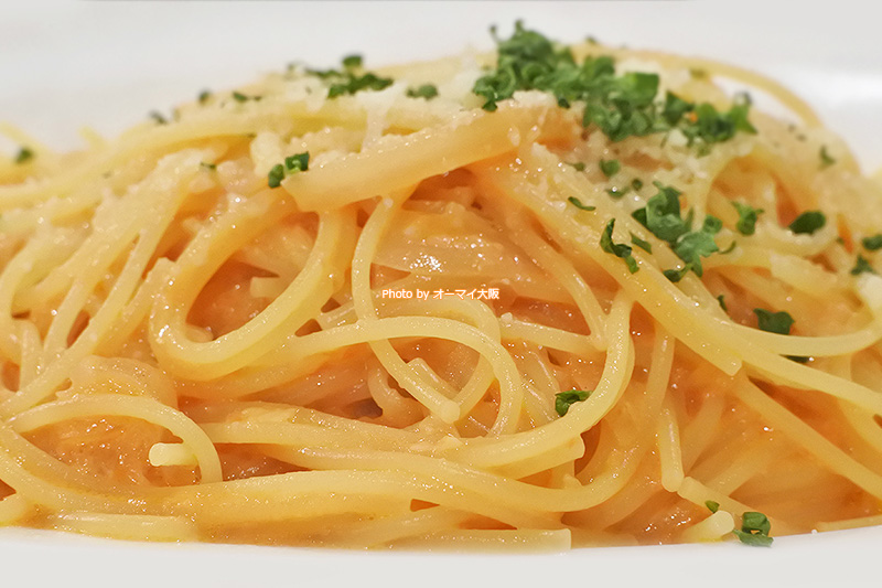 高い回転率で、高い原価率の絶品メニューを提供している「俺のフレンチ・イタリアン」。